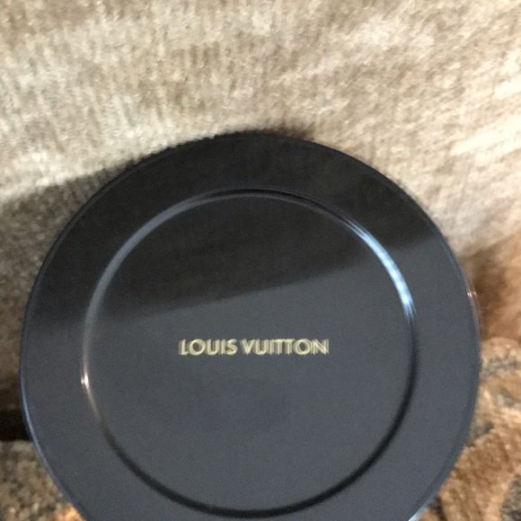 2009 Louis Vuitton VIP Snowglobe Collectible - Picture 2 of 2
